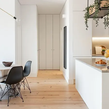 Apartment Plum Guide - Chalcedony *